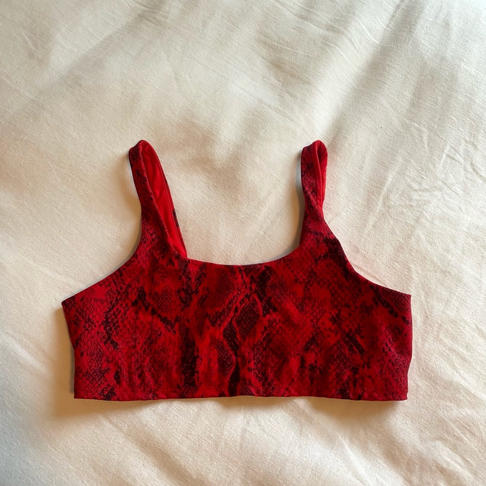 Red snakeskin Alo bra in size medium (without pads)